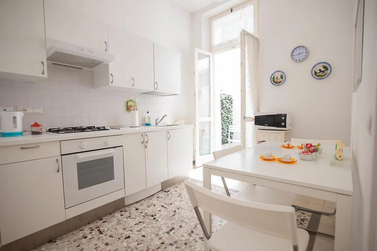 Апартаменты Residenza Casa Di Romeo Верона Италия